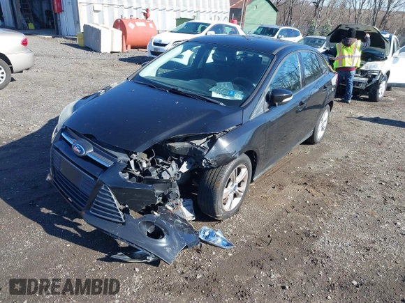 2013 Ford Focus SE z VIN 1FADP3F22DL121744, wystawiony jako IAAI lot #41743289 z przebiegiem 121 940 mil mil oraz . Historia ofert i sprzedaży dostępna na DreamBid. Obrazek 2.