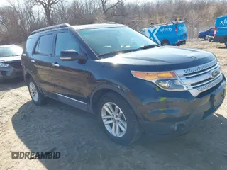2011 Ford Explorer XLT z VIN 1FMHK8D8XBGA32360, wystawiony jako IAAI lot #41777833 z przebiegiem 254 088 mil mil oraz . Historia ofert i sprzedaży dostępna na DreamBid. Obrazek 1.