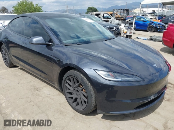 2024 Tesla Model 3 z VIN 5YJ3E1EA0RF782725, wystawiony jako IAAI lot #42248130 z przebiegiem 40 776 mil mil oraz . Historia ofert i sprzedaży dostępna na DreamBid. Obrazek 1.