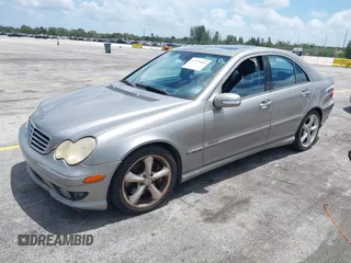 2005 Mercedes-Benz C 230 Kompressor с VIN WDBRF40J75A783792, выставлен на аукционе IAAI как лот 42772016 с пробегом 137 891 миль миль и . История ставок и продаж доступна на DreamBid. Изображение 2.