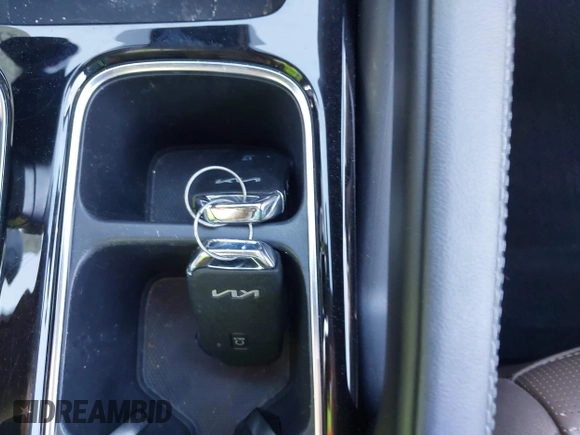 2022 Kia Telluride SX z VIN 5XYP5DHC0NG212114, wystawiony jako IAAI lot #42115082 z przebiegiem 67 071 mil mil oraz . Historia ofert i sprzedaży dostępna na DreamBid. Obrazek 11.