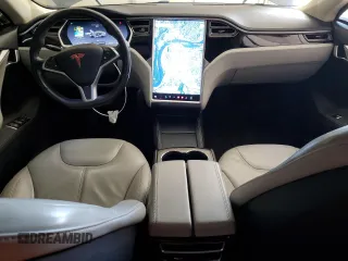 2013 Tesla Model S z VIN 5YJSA1DN0DFP26935, wystawiony jako Copart lot #45081995 z przebiegiem 120 048 mil mil oraz Szkoda całkowita • Salvage title. Historia ofert i sprzedaży dostępna na DreamBid. Obrazek 8.