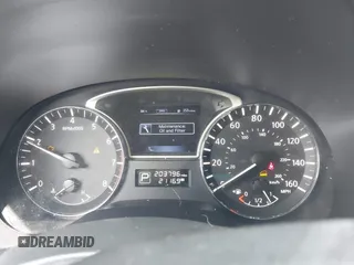 2015 Nissan Pathfinder S with VIN 5N1AR2MM6FC720408, listed as a IAAI auction lot 42752896 with 203,795 mi miles and . Bid and sale history available at DreamBid. Image 7.