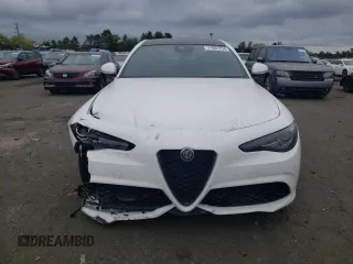 2022 Alfa Romeo Giulia with VIN ZARFANAN8N7657180, listed as a Copart auction lot 71951794 with 59,024 mi miles and Salvage Title. Bid and sale history available at carsss.com. Image 5.