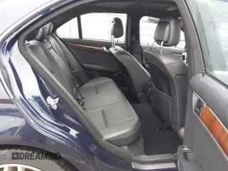 2013 Mercedes-Benz C 300 Sport z VIN WDDGF8AB7DR264500, wystawiony jako IAAI lot #41943477 z przebiegiem 125 547 mil mil oraz . Historia ofert i sprzedaży dostępna na DreamBid. Obrazek 8.