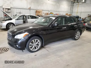 2012 Infiniti M z VIN JN1BY1AR8CM394092, wystawiony jako Copart lot #57427125 z przebiegiem 147 212 mil mil oraz Czysty tytuł • Clean title. Historia ofert i sprzedaży dostępna na DreamBid. Obrazek 1.