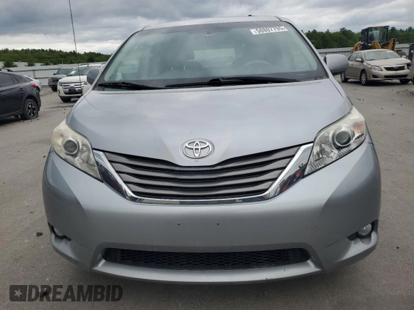 2011 Toyota Sienna XLE z VIN 5TDDK3DC1BS018203, wystawiony jako Copart lot #58807795 z przebiegiem 103 177 mil mil oraz Szkoda całkowita • Salvage title. Historia ofert i sprzedaży dostępna na DreamBid. Obrazek 5.