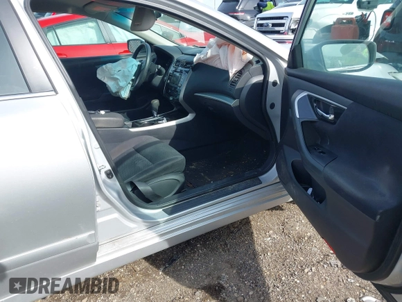 2014 Nissan Altima 2.5 S with VIN 1N4AL3AP3EC151483, listed as a IAAI auction lot 41932459 with 129,408 mi miles. Bid and sale history available at carsss.com. Image 5.