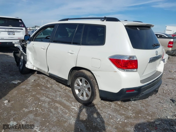 2011 Toyota Highlander with VIN 5TDBK3EH5BS064196, listed as a IAAI auction lot 41643416 with 157,112 mi miles. Bid and sale history available at carsss.com. Image 3.