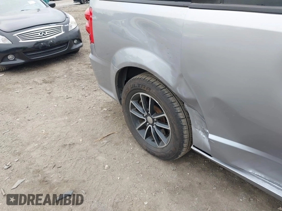 2019 Dodge Grand Caravan GT with VIN 2C4RDGEG0KR640664, listed as a IAAI auction lot 42002230 with 73,591 mi miles and . Bid and sale history available at DreamBid. Image 18.