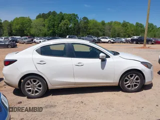 2017 Toyota Yaris z VIN 3MYDLBYV9HY183860, wystawiony jako IAAI lot #42060165 z przebiegiem 191 321 mil mil oraz . Historia ofert i sprzedaży dostępna na DreamBid. Obrazek 13.
