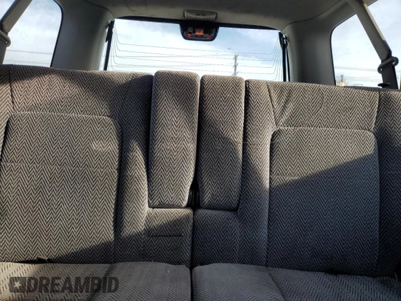 1998 Honda CR-V LX with VIN JHLRD2843WC016606, listed as a Copart auction lot 45869645 with 226,616 mi miles and Clean Title. Bid and sale history available at carsss.com. Image 10.
