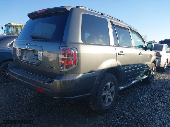 2008 Honda Pilot EX-L with VIN 5FNYF18738B026307, listed as a IAAI auction lot 41435086 with 197,695 mi miles. Bid and sale history available at carsss.com. Image 4.