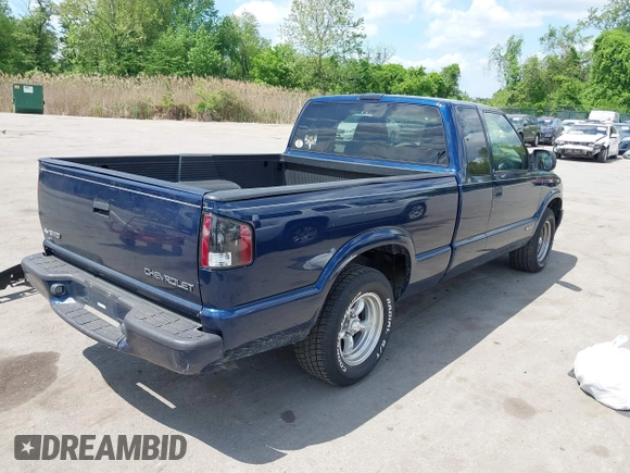 2003 Chevrolet S-10 LS with VIN 1GCCS19X038131836, listed as a IAAI auction lot 42181268 with 123,217 mi miles and . Bid and sale history available at DreamBid. Image 4.