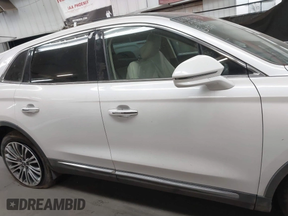 2017 Lincoln MKX Reserve with VIN 2LMPJ6LR0HBL13455, listed as a IAAI auction lot 41740678 with 70,038 mi miles. Bid and sale history available at carsss.com. Image 13.