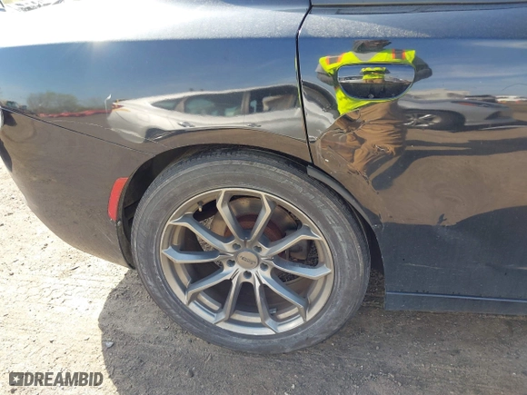 2017 Dodge Charger SE with VIN 2C3CDXBG3HH517552, listed as a IAAI auction lot 42041664 with 152,262 mi miles. Bid and sale history available at carsss.com. Image 18.