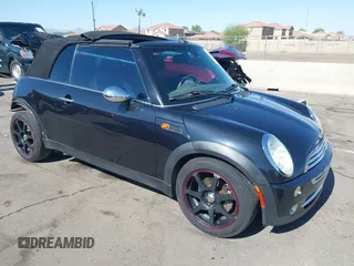 2008 MINI Convertible z VIN WMWRF33528TF67495, wystawiony jako IAAI lot #42305873 z przebiegiem 111 264 mil mil oraz . Historia ofert i sprzedaży dostępna na DreamBid. Obrazek 1.