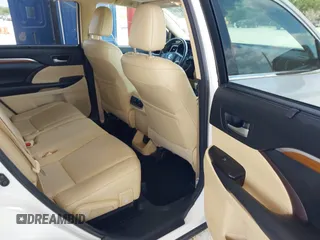 2018 Toyota Highlander Limited with VIN 5TDYZRFH8JS235979, listed as a IAAI auction lot 42324061 with 60,230 mi miles and . Bid and sale history available at DreamBid. Image 8.