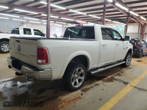 2016 Ram 1500 Laramie z VIN 1C6RR7VMXGS315525, wystawiony jako Copart lot #59046065 z przebiegiem 170 584 mil mil oraz Czysty tytuł • Clean title. Historia ofert i sprzedaży dostępna na DreamBid. Obrazek 3.