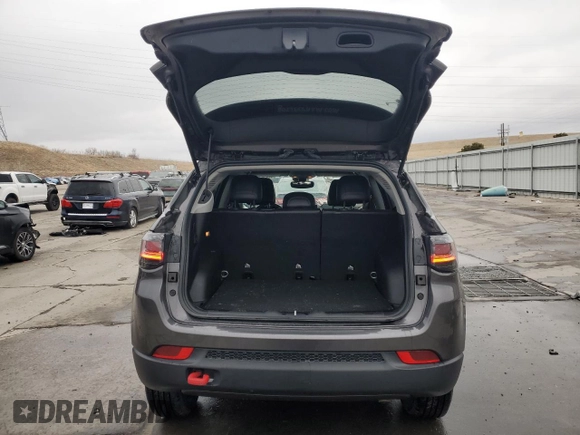 2022 Jeep Compass Trailhawk с VIN 3C4NJDDB4NT199957, выставлен на аукционе Copart как лот 48249455 с пробегом 29 657 миль миль и Списание • Salvage title. История ставок и продаж доступна на DreamBid. Изображение 6.