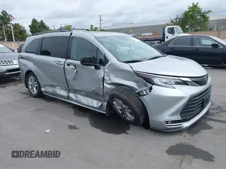 2022 Toyota Sienna XLE с VIN 5TDJRKEC8NS135921, выставлен на аукционе IAAI как лот 42124395 с пробегом 39 611 миль миль и . История ставок и продаж доступна на DreamBid. Изображение 1.
