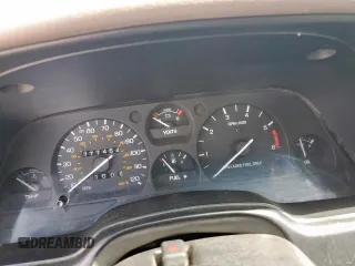 1995 Ford Thunderbird LX z VIN 1FALP62W7SH175725, wystawiony jako Copart lot #60622085 z przebiegiem 77 454 mil mil oraz Czysty tytuł • Clean title. Historia ofert i sprzedaży dostępna na DreamBid. Obrazek 9.