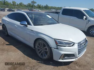 2019 Audi S5 Sportback Prestige z VIN WAUC4CF56KA016896, wystawiony jako IAAI lot #42023367 z przebiegiem Nie podano mil oraz . Historia ofert i sprzedaży dostępna na DreamBid. Obrazek 1.