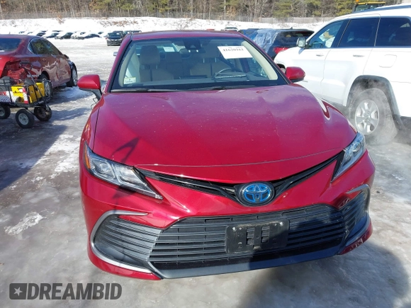 2022 Toyota Camry Hybrid LE with VIN 4T1C31AK3NU590135, listed as a IAAI auction lot 41620161 with 22,585 mi miles. Bid and sale history available at carsss.com. Image 12.