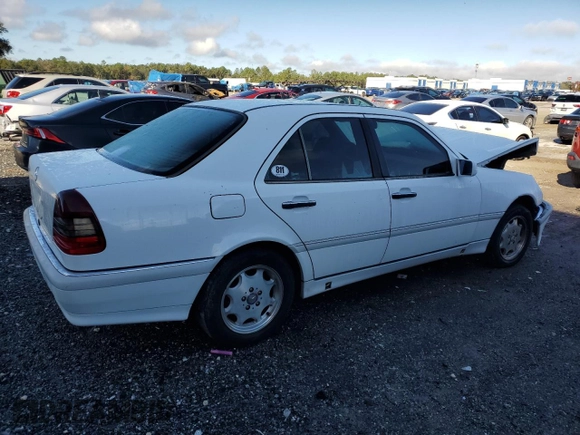 1998 Mercedes-Benz C 230/260/280/320 z VIN WDBHA29G0WF679266, wystawiony jako Copart lot #86760014 z przebiegiem 253 165 mil mil oraz Szkoda całkowita • Salvage title. Historia ofert i sprzedaży dostępna na DreamBid. Obrazek 3.