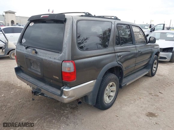 1997 Toyota 4Runner SR5 with VIN JT3GN86R1V0048834, listed as a IAAI auction lot 41715917 with 369,366 mi miles. Bid and sale history available at carsss.com. Image 4.