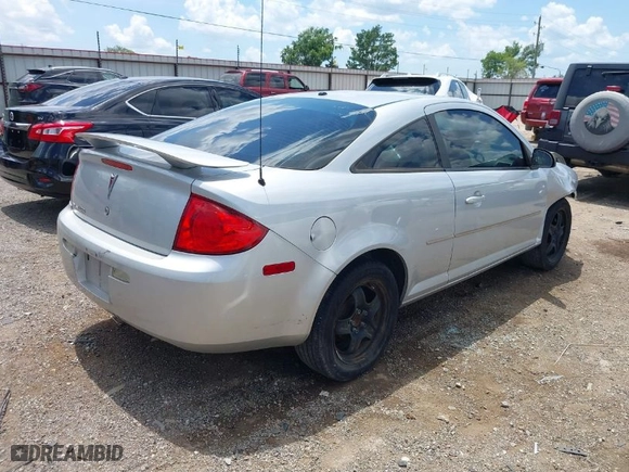 2008 Pontiac G5 with VIN 1G2AL18F687230742, listed as a IAAI auction lot 39769801 with NaN miles. Bid and sale history available at carsss.com. Image 4.