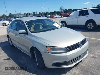 2011 Volkswagen Jetta SE with VIN 3VWDX7AJ4BM330363, listed as a IAAI auction lot 41841068 with 154,676 mi miles and . Bid and sale history available at DreamBid. Image 6.