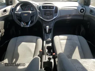 2020 Chevrolet Sonic LT z VIN 1G1JG6SB7L4128341, wystawiony jako Copart lot #49679705 z przebiegiem 54 751 mil mil oraz Szkoda całkowita • Salvage title. Historia ofert i sprzedaży dostępna na DreamBid. Obrazek 8.
