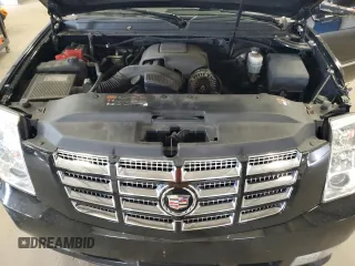 2011 Cadillac Escalade Luxury z VIN 1GYS4BEF5BR338010, wystawiony jako Copart lot #53075885 z przebiegiem 102 589 mil mil oraz Szkoda całkowita • Salvage title. Historia ofert i sprzedaży dostępna na DreamBid. Obrazek 13.
