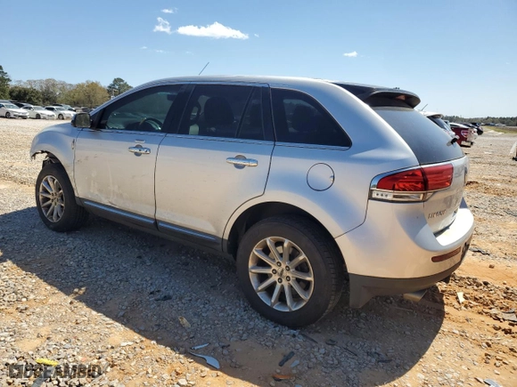 2013 Lincoln MKX with VIN 2LMDJ8JK8DBL19504, listed as a Copart auction lot 49948505 with 176,847 mi miles and Salvage Title. Bid and sale history available at carsss.com. Image 2.