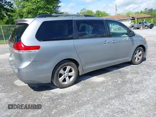 2011 Toyota Sienna LE AAS with VIN 5TDKK3DC2BS175598, listed as a IAAI auction lot 42186153 with 169,267 mi miles. Bid and sale history available at carsss.com. Image 4.