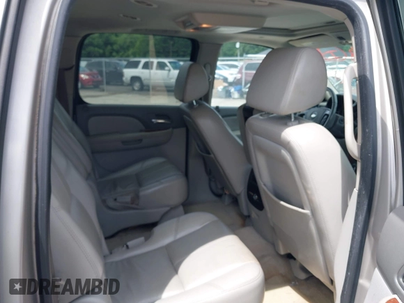 2007 Chevrolet Suburban LT с VIN 3GNFC16007G185405, выставлен на аукционе IAAI как лот 42471956 с пробегом 324 164 миль миль и . История ставок и продаж доступна на DreamBid. Изображение 8.