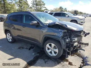 2019 Jeep Compass Latitude with VIN 3C4NJDBB8KT806912, listed as a Copart auction lot 49616585 with 36,970 mi miles and Salvage Title. Bid and sale history available at carsss.com. Image 4.