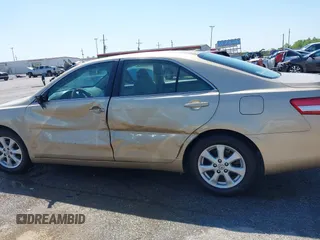 2011 Toyota Camry LE with VIN 4T1BF3EK5BU628968, listed as a IAAI auction lot 41988498 with 176,141 mi miles. Bid and sale history available at carsss.com. Image 14.