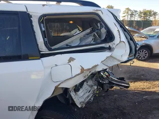 2014 Toyota Sienna SE with VIN 5TDXK3DC1ES503751, listed as a IAAI auction lot 41709975 with 229,771 mi miles and . Bid and sale history available at DreamBid. Image 6.