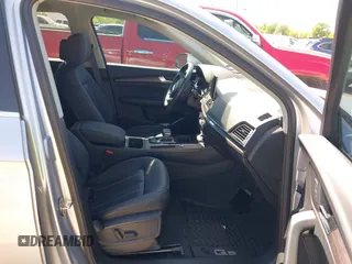 2022 Audi Q5 S line Premium with VIN WA1GAAFY2N2119625, listed as a IAAI auction lot 41979117 with 18,694 mi miles and . Bid and sale history available at DreamBid. Image 5.