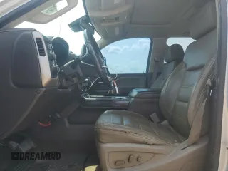 2015 GMC Sierra 2500HD Denali z VIN 1GT120E84FF118006, wystawiony jako Copart lot #57758415 z przebiegiem 190 147 mil mil oraz Szkoda całkowita • Salvage title. Historia ofert i sprzedaży dostępna na DreamBid. Obrazek 7.