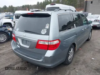 2007 Honda Odyssey EX-L with VIN 5FNRL38617B038017, listed as a IAAI auction lot 41840741 with 208,428 mi miles and . Bid and sale history available at carsss.com. Image 4.