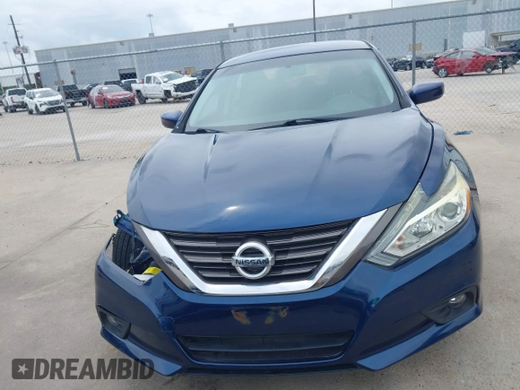 2017 Nissan Altima SR with VIN 1N4AL3AP2HN347052, listed as a IAAI auction lot 42114336 with 34,928 mi miles and . Bid and sale history available at carsss.com. Image 13.