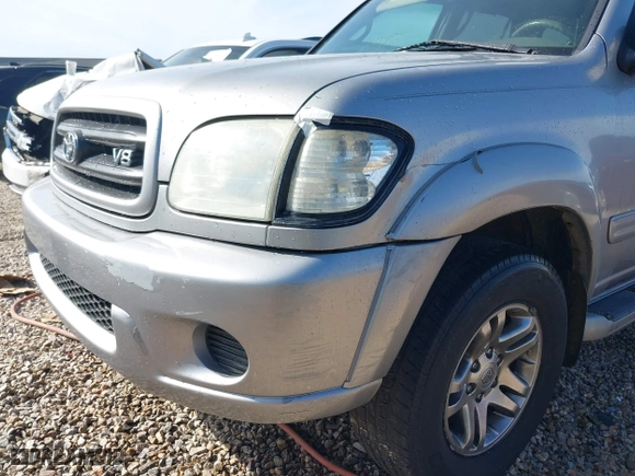 2001 Toyota Sequoia SR5 with VIN 5TDZT34A71S028573, listed as a IAAI auction lot 42061154 with 274,467 mi miles. Bid and sale history available at carsss.com. Image 6.