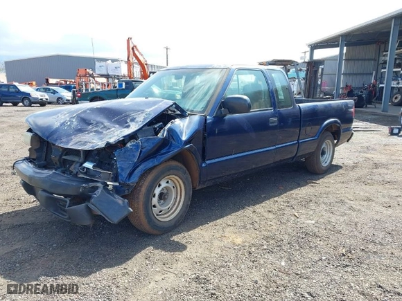 2003 Chevrolet S-10 LS with VIN 1GCCS19X238174168, listed as a IAAI auction lot 41540296 with 100,440 mi miles. Bid and sale history available at carsss.com. Image 2.