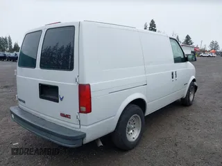 2000 GMC Safari Cargo with VIN 1GTDM19W7YB512129, listed as a IAAI auction lot 41935812 with 222,848 mi miles. Bid and sale history available at carsss.com. Image 4.