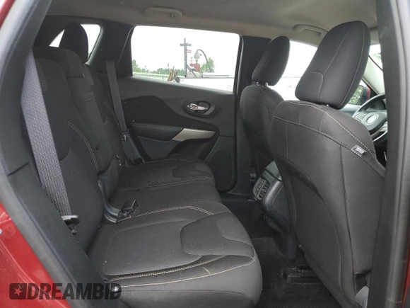 2017 Jeep Cherokee Latitude z VIN 1C4PJMCB0HW621263, wystawiony jako Copart lot #61796305 z przebiegiem 101 991 mil mil oraz Szkoda całkowita • Salvage title. Historia ofert i sprzedaży dostępna na DreamBid. Obrazek 11.