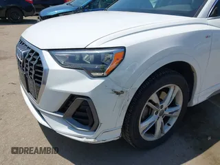 2019 Audi Q3 S line Premium z VIN WA1DECF39K1079763, wystawiony jako IAAI lot #42160517 z przebiegiem 66 924 mil mil oraz . Historia ofert i sprzedaży dostępna na DreamBid. Obrazek 6.