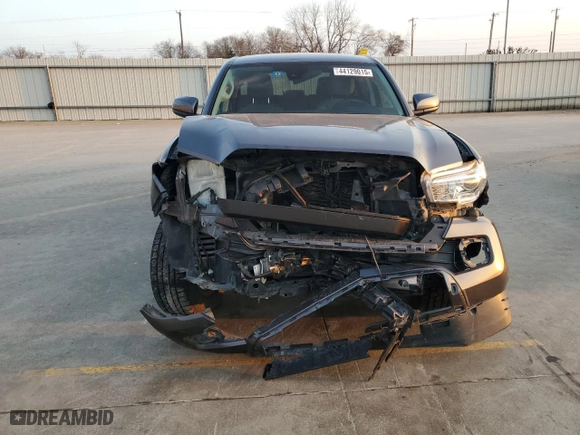 2018 Toyota Tacoma SR with VIN 5TFAX5GN0JX125801, listed as a Copart auction lot 44129015 with 0 mi miles and Salvage Title. Bid and sale history available at carsss.com. Image 5.